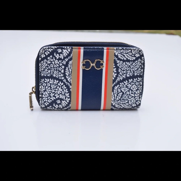 C. Wonder wallet - Picture 1 of 8